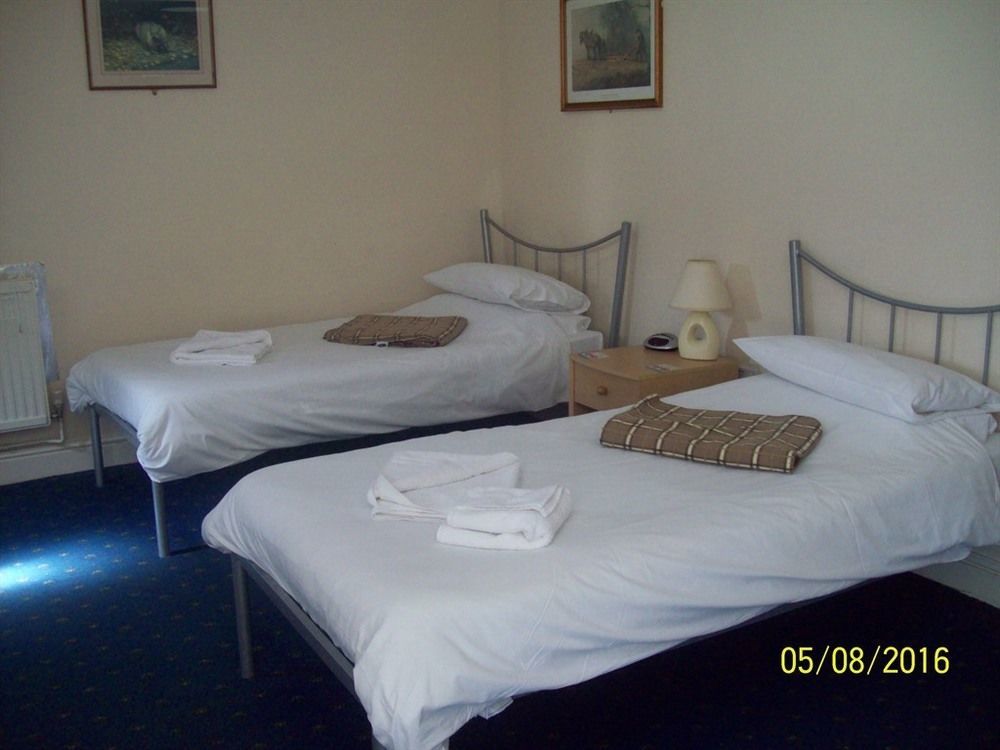 The Crown Hotel Swindon Kültér fotó